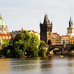 Sofa G2 7 * Praag
