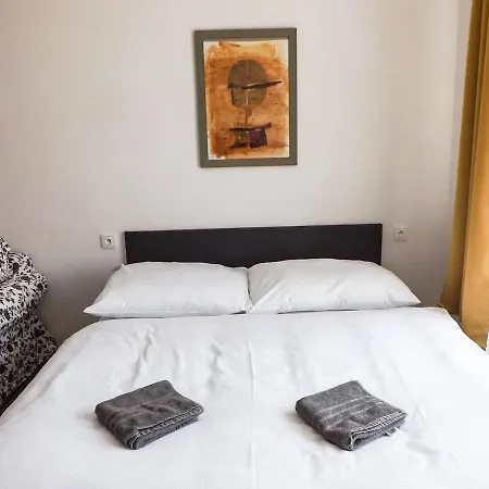 Homestay Lounge G2 *