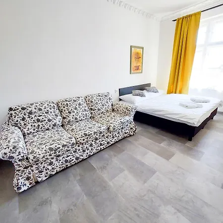 Privatunterkunft Sofa G2 7 *